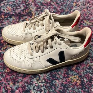 Veja V-10 Sneakers
